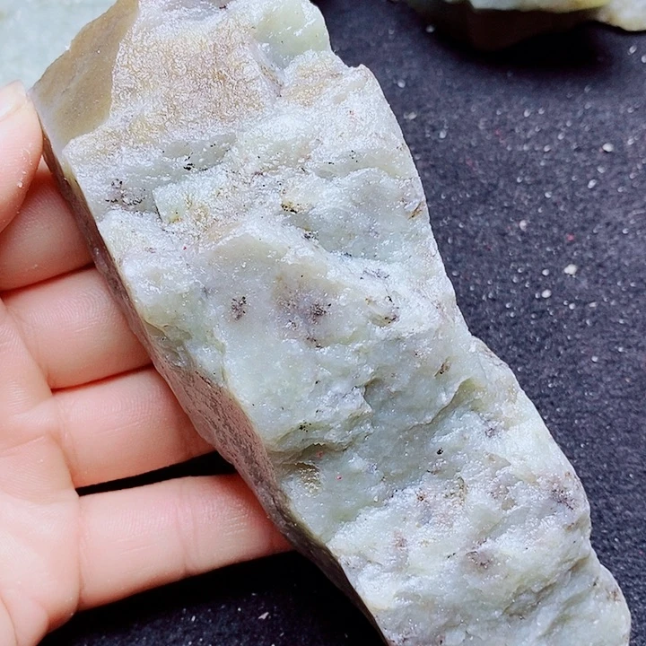未镶嵌和田玉（糖玉）珠宝半成品