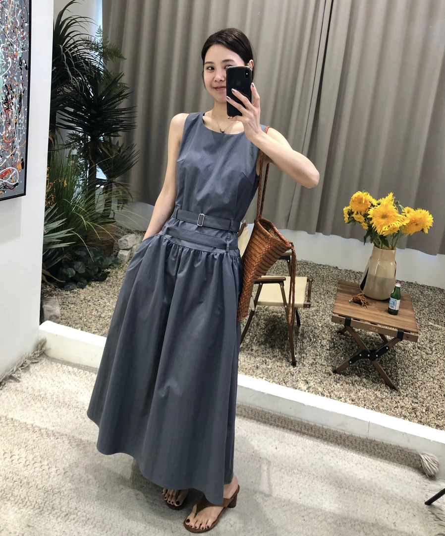 赫本小灰裙～法式2025新款长裙显瘦时尚气质极简风无袖背心连衣裙