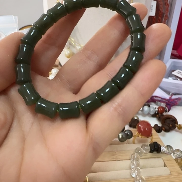 和田玉未镶嵌手链卡7.8左右品质一般竹节款有结构