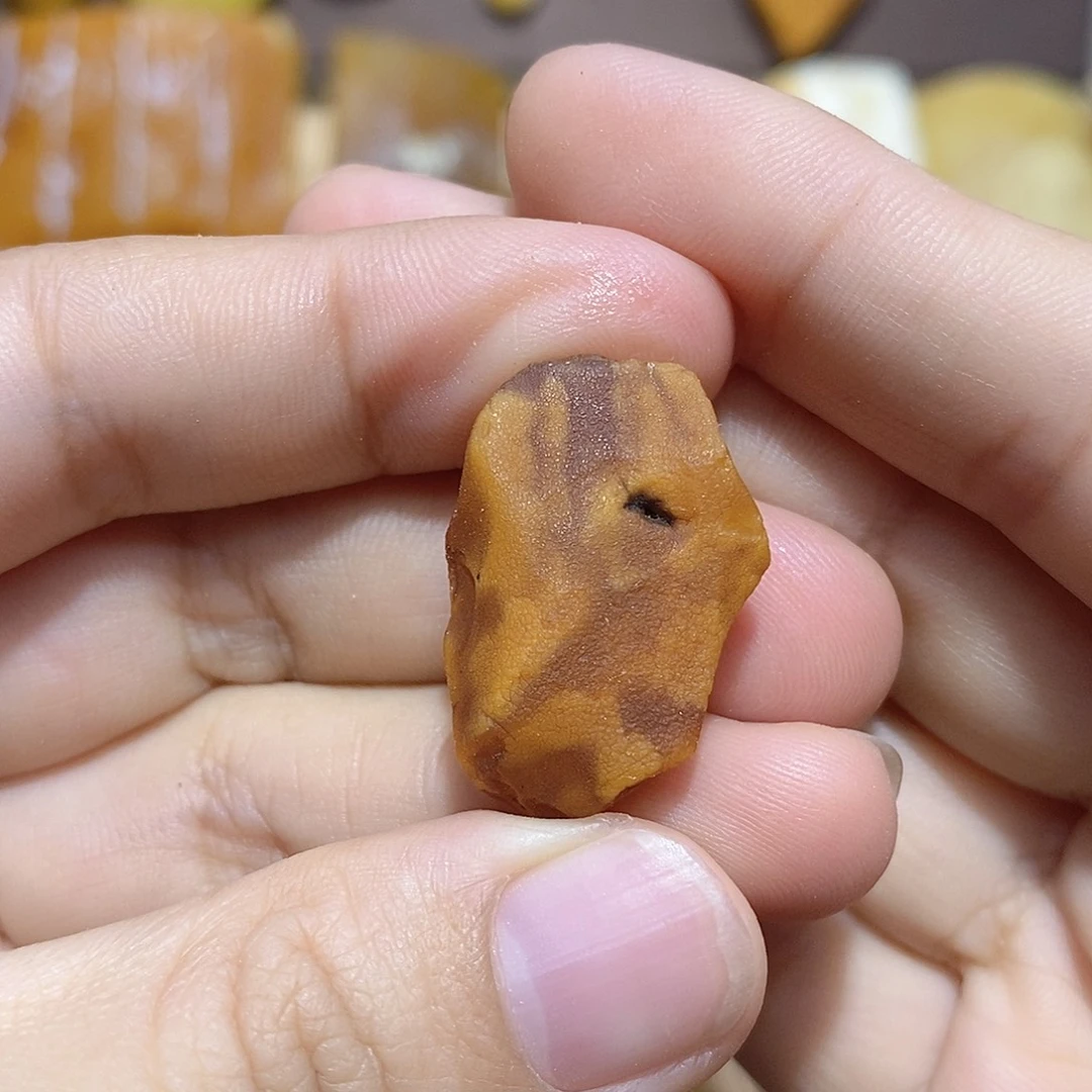 行***雷定制琥珀蜜蜡原石