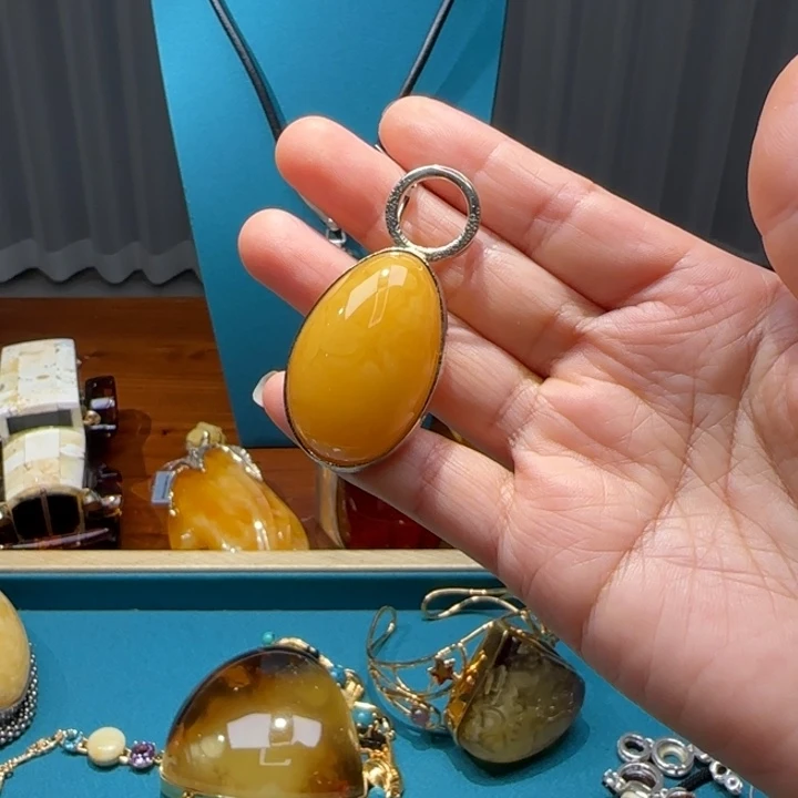 琥珀未镶嵌颈饰波兰设计款琥珀蜜蜡