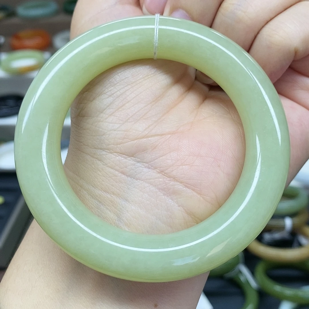 【闪购商品】未镶嵌手镯和田玉