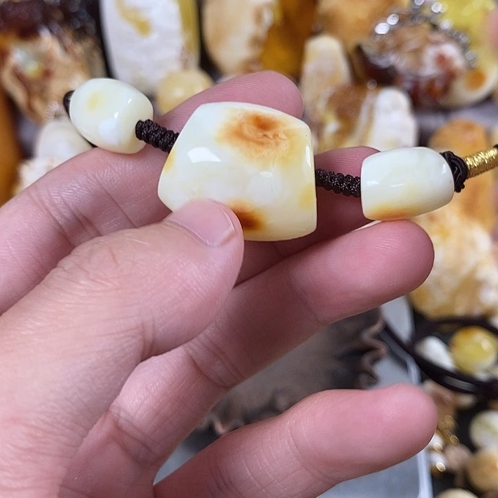 琥珀未镶嵌裸石我