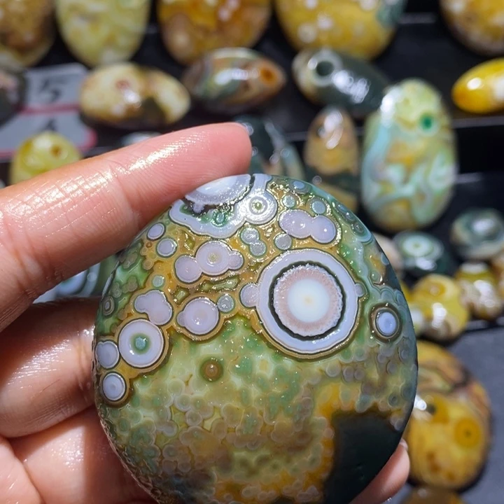 玛瑙/玉髓未镶嵌珠宝半成品128