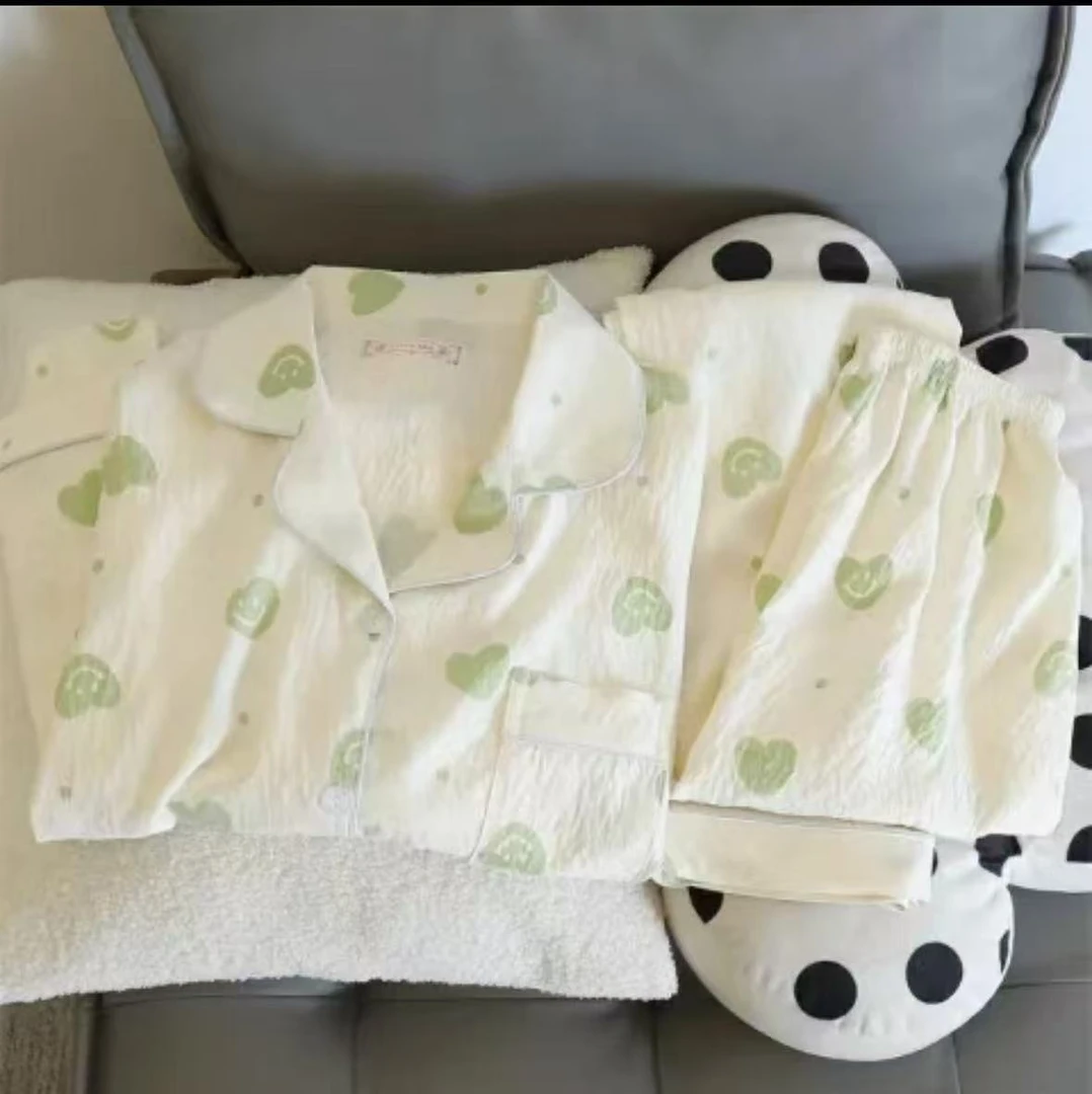 B1065绿爱心翻领开扣家居套装