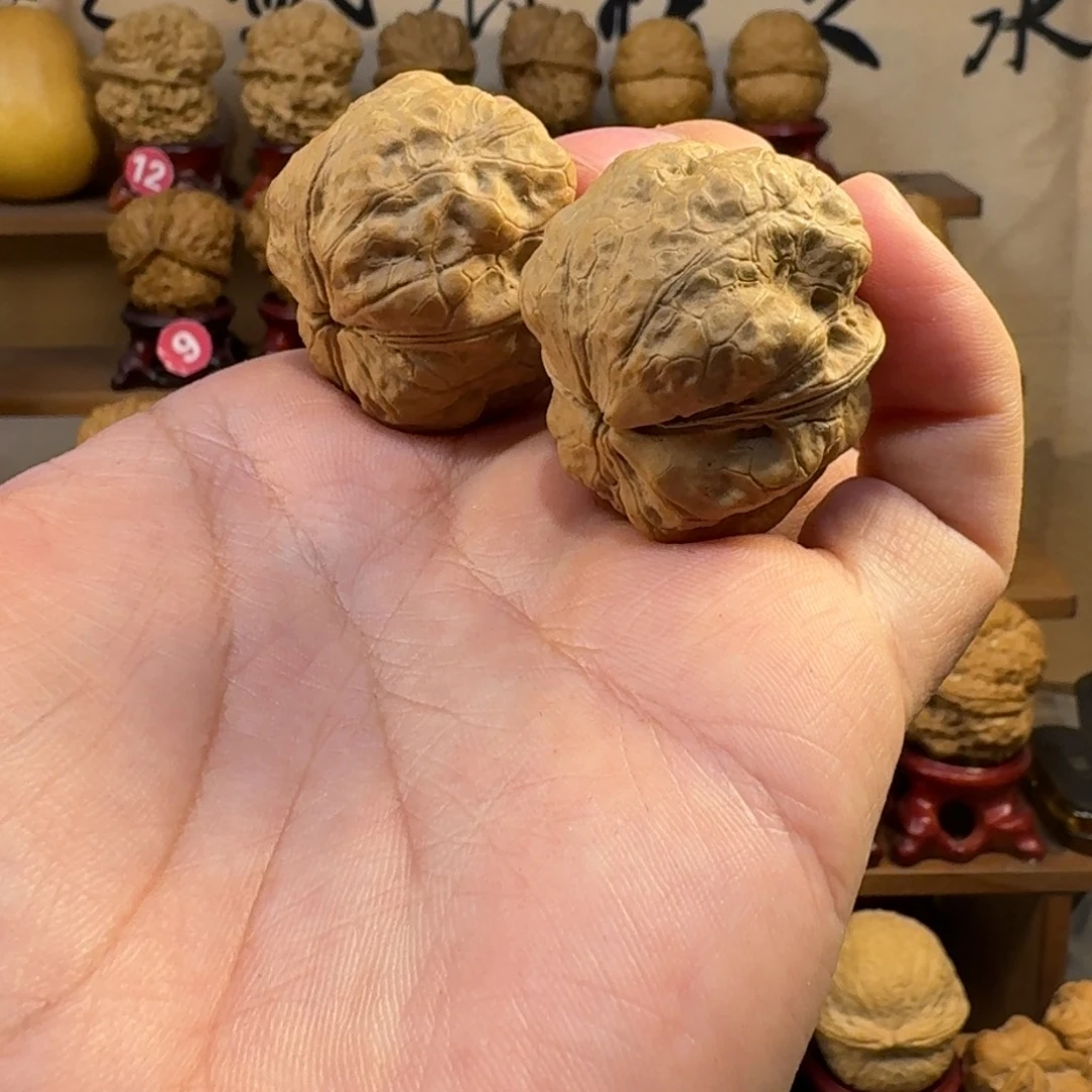 铁核桃把件肌肉尊金蟾