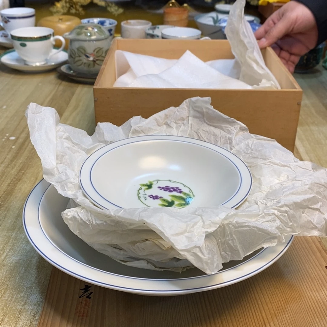 Z***左易雅集工艺品有限公司