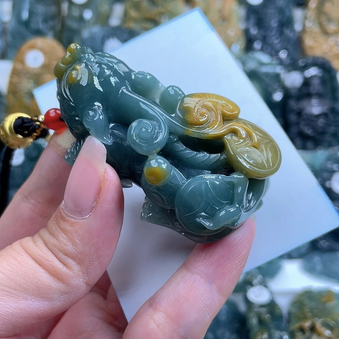 海***龙翡翠未镶嵌颈饰翡翠