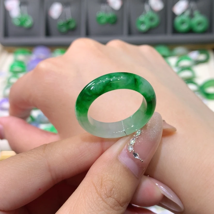 【闪购商品】翡翠戒指未镶嵌猫*?翡翠