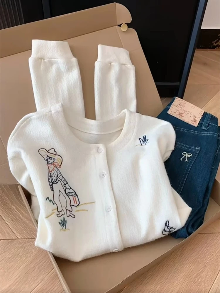 2025韩系高级感圆领刺绣针织开衫女秋季新款慵懒风气质修身上衣