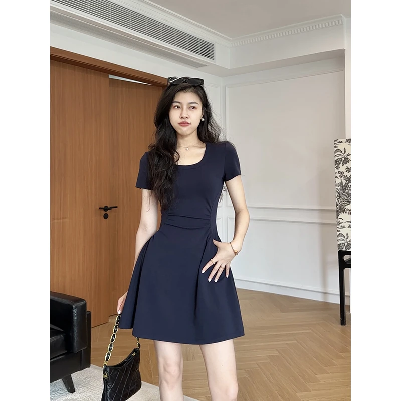 张阿星【精致一夏】时髦U领正肩褶皱收腰修身设计感A字纯色连衣裙