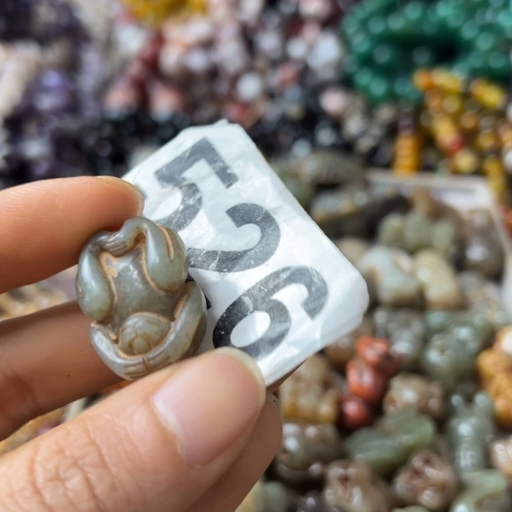 和田玉（糖玉）未镶嵌颈饰丫****芦