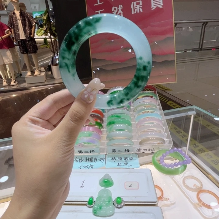 石英质玉手镯未镶嵌独龙玉手镯