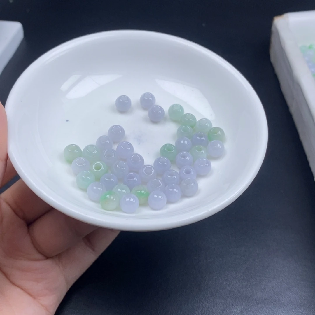 L***拉翡翠未镶嵌颈饰天然翡翠