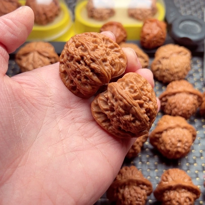 文玩核桃吊坠三角白41全品