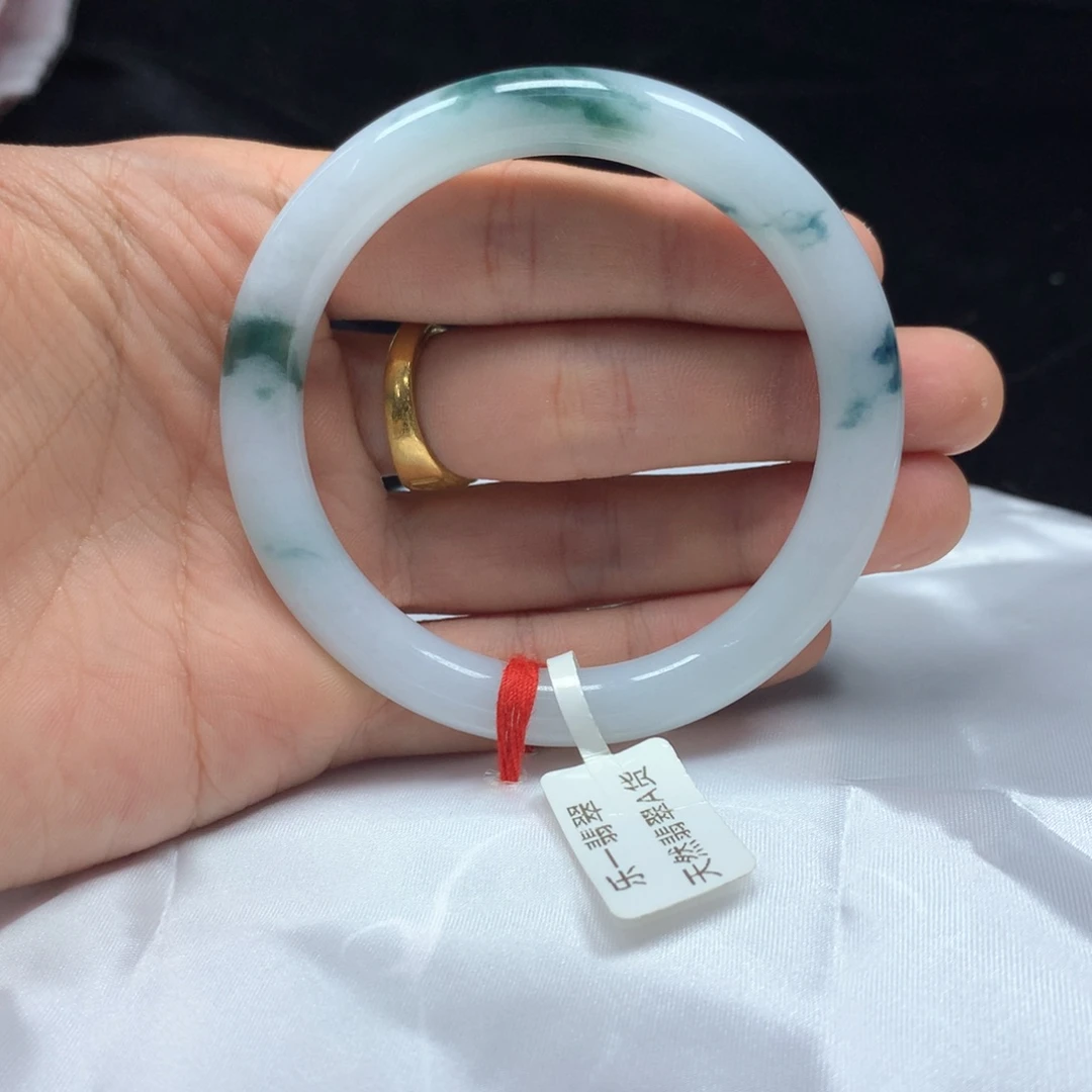 翡翠未镶嵌手镯（圆镯）55.2