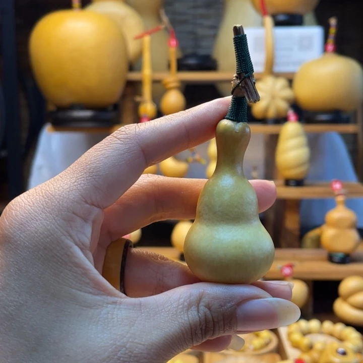 龙***主天然葫芦自然生长