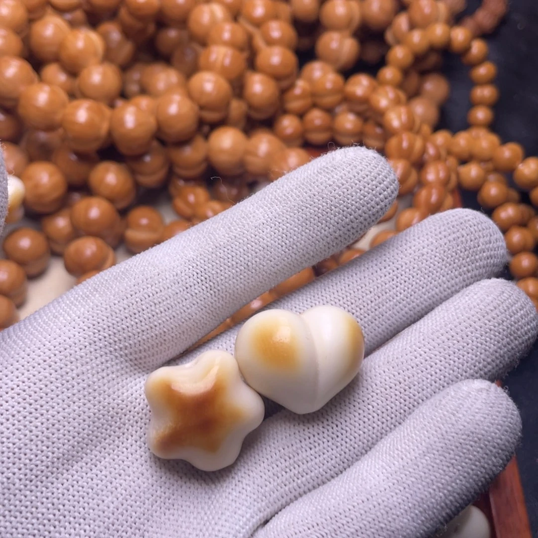 吊坠猴头核桃岁****猴头配饰