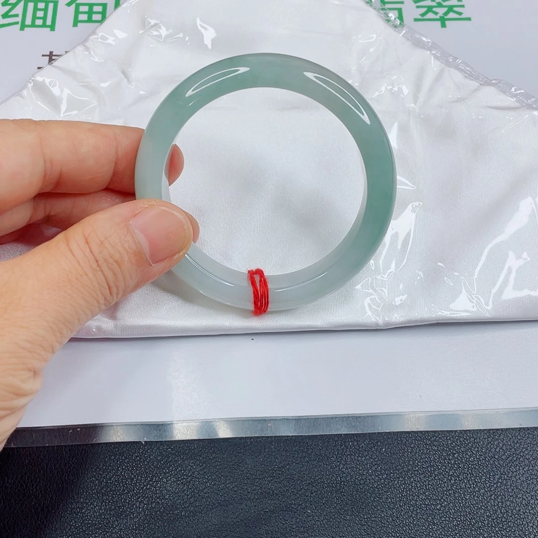 翡翠手镯未镶嵌春*