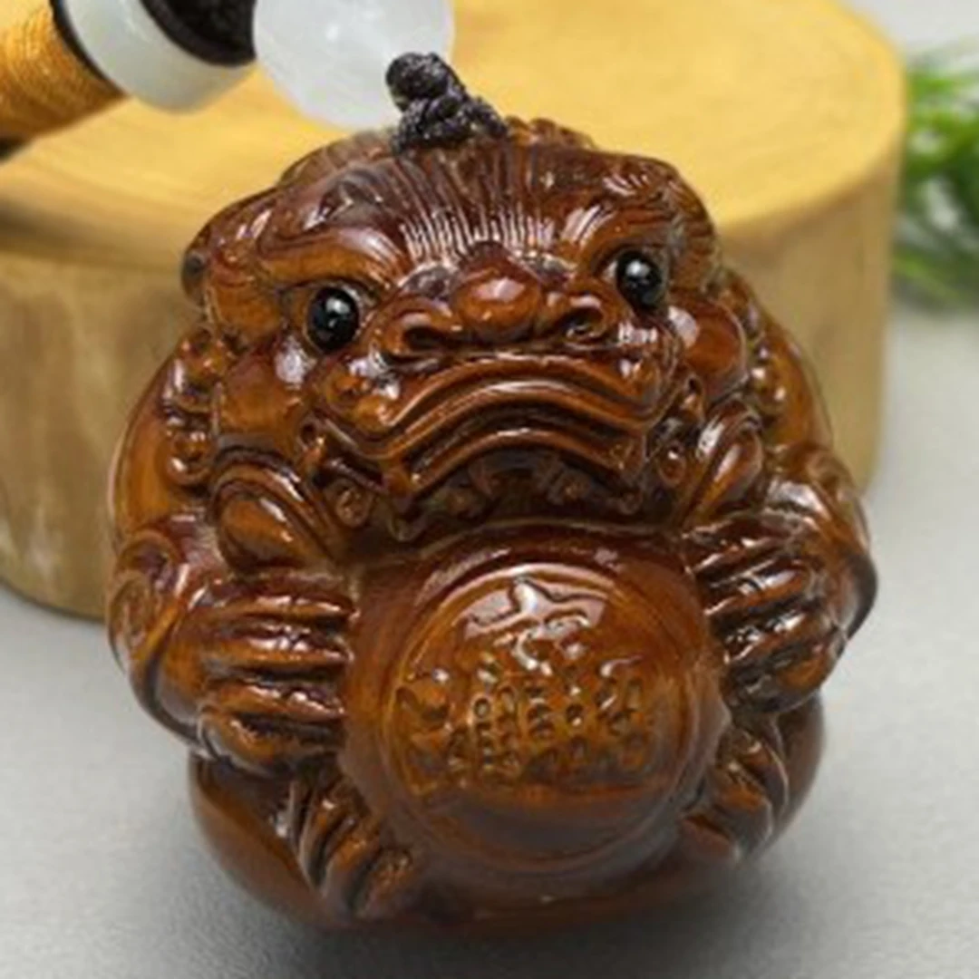 黄杨木古法做旧旧藏仿古貔貅抱球招财进宝有求必应手把件挂件摆件