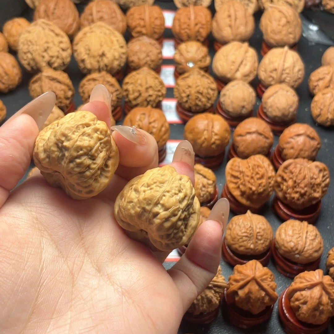 青****核桃。。。。。。。。。。。。。。