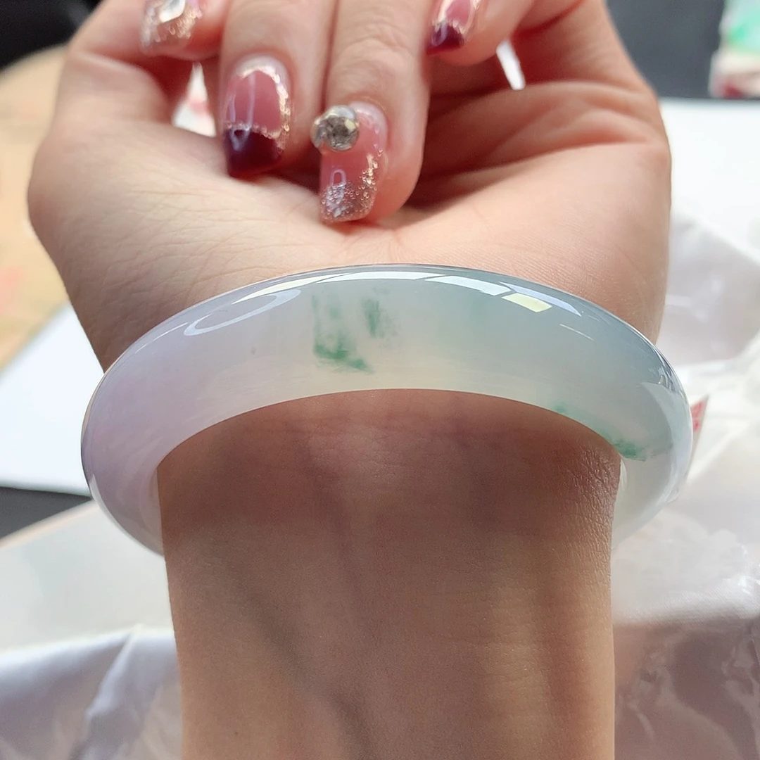 翡翠手镯未镶嵌54-55圈口粉春果冻底