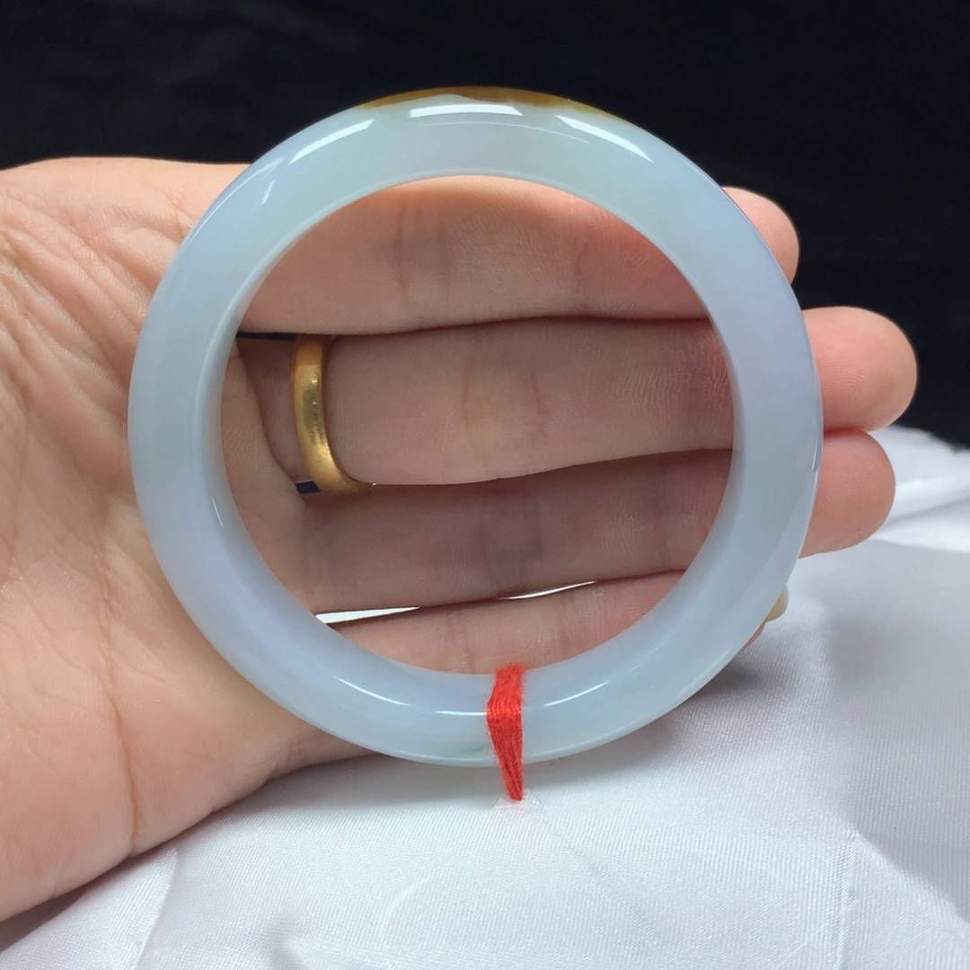 翡翠未镶嵌手镯（圆镯）54.6