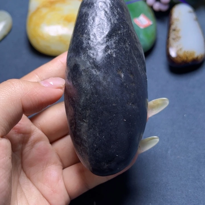 甜***线未镶嵌和田玉珠宝奇石