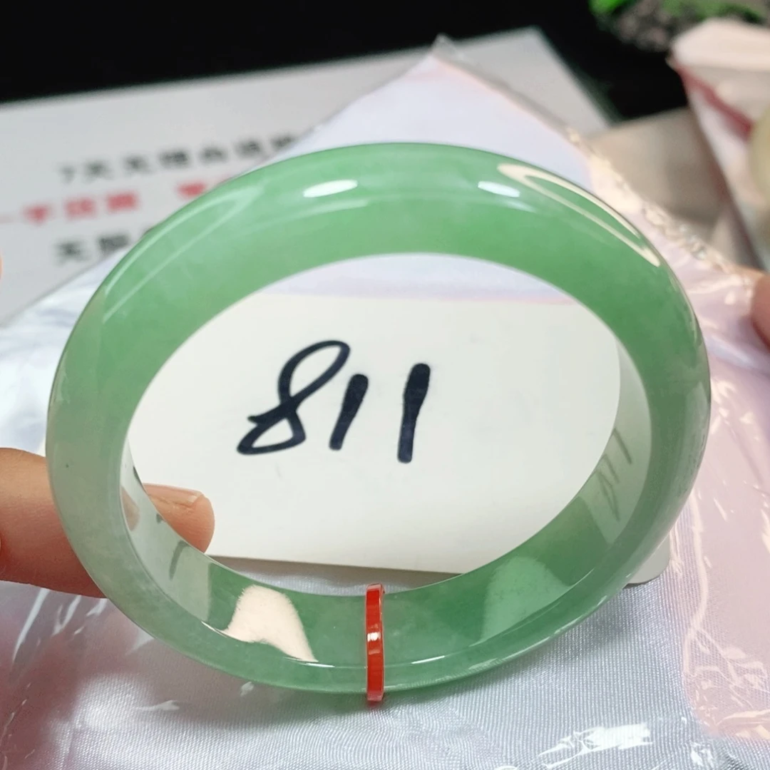 翡翠手镯未镶嵌52.6圈口