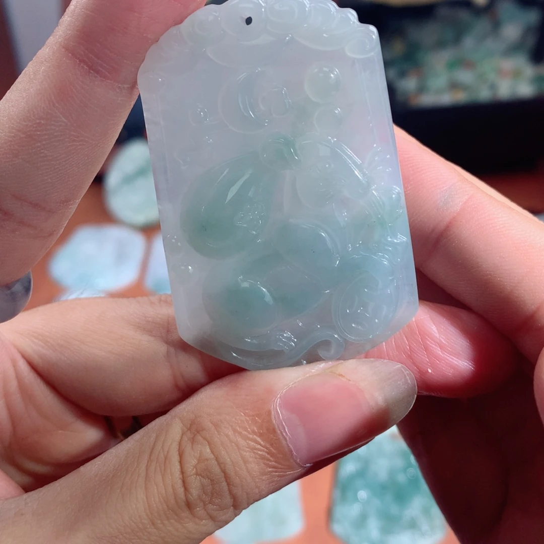 翡翠未镶嵌颈饰翡翠