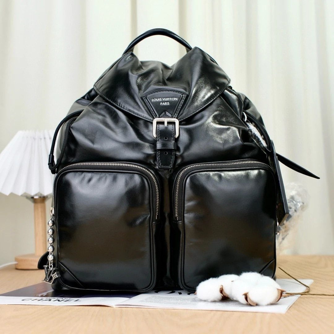 未使用 LouisVuitton/路易威登 8409 LV 全皮 黑色胸针