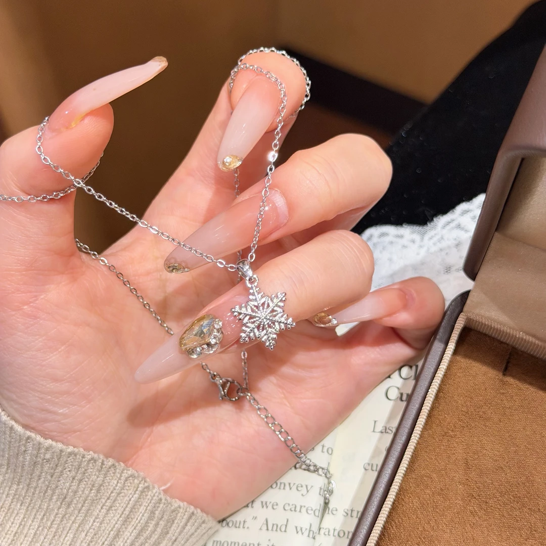 柯柒 钛钢项链 圣诞雪花项链女轻奢小众设计感ins百搭银色锁骨链