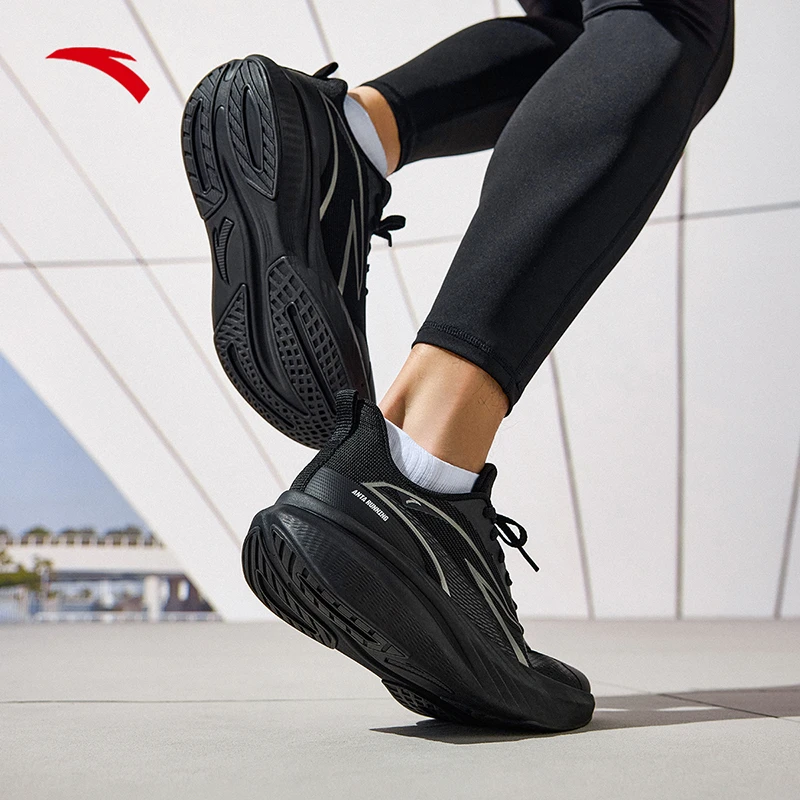 安踏云踪丨轻质革面缓震跑步鞋男2025春季新款防滑黑色运动鞋男鞋