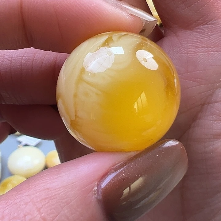 蜜蜡未镶嵌珠宝奇石