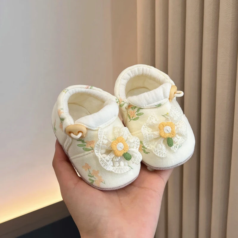 春秋软底防滑不掉鞋女宝婴儿鞋宝宝步前鞋春秋季适用6 - 12个月3