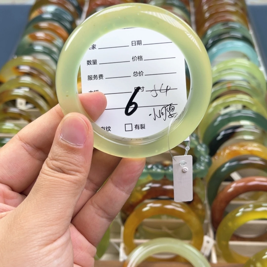 そ***ろ未镶嵌蛇纹石玉手镯