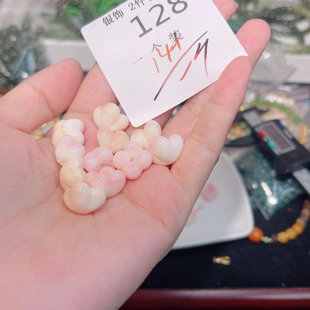 水晶未镶嵌珠宝半成品128 。