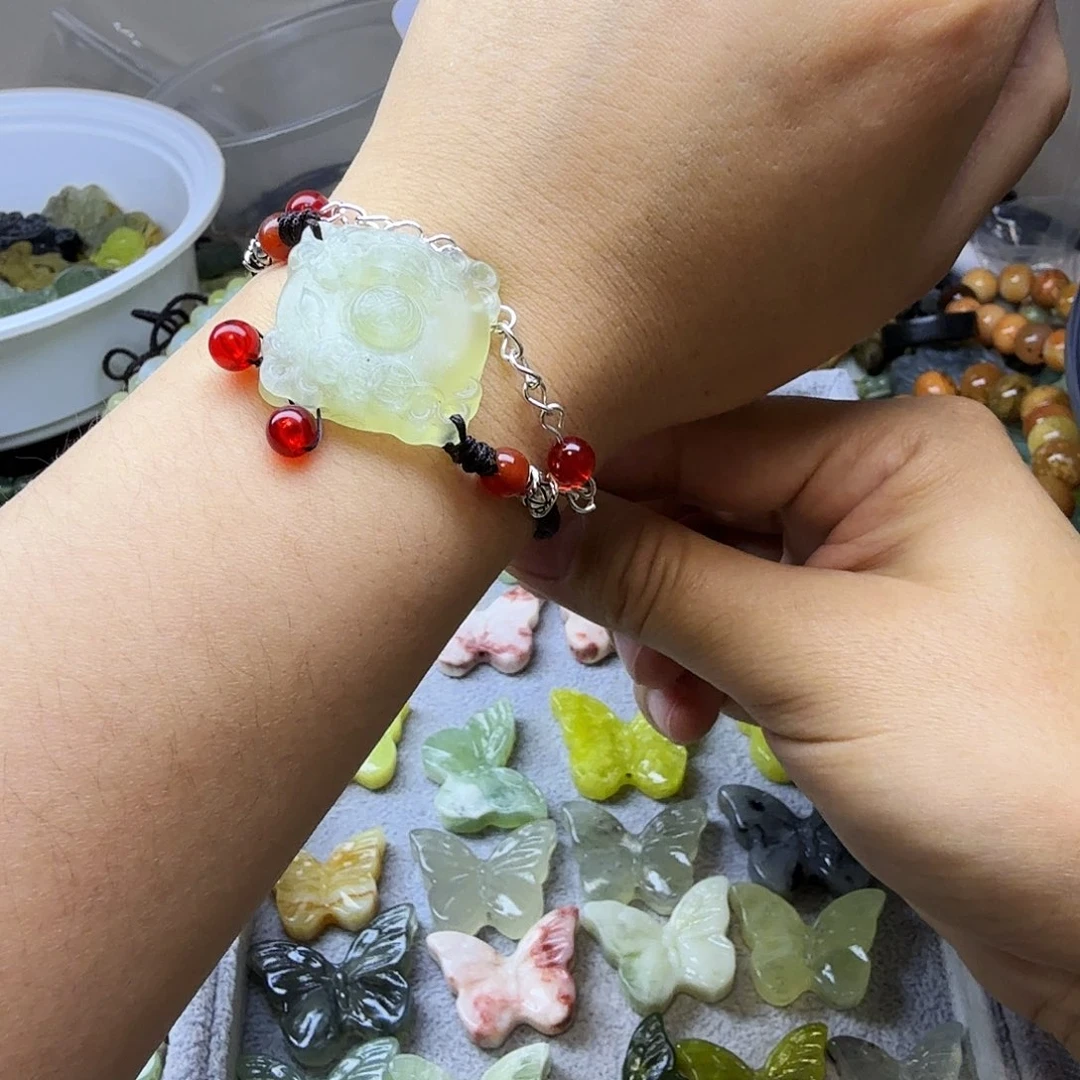 蛇纹石玉合金颈饰