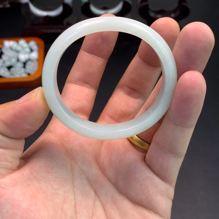 翡翠未镶嵌手镯天然缅甸翡翠手镯ａ货