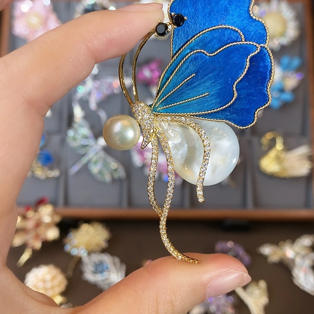 锆石铜合金蝴蝶胸针