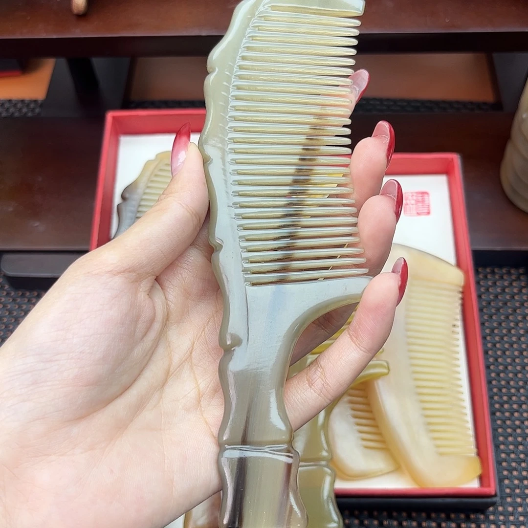 纯手工制作纯牛角梳子