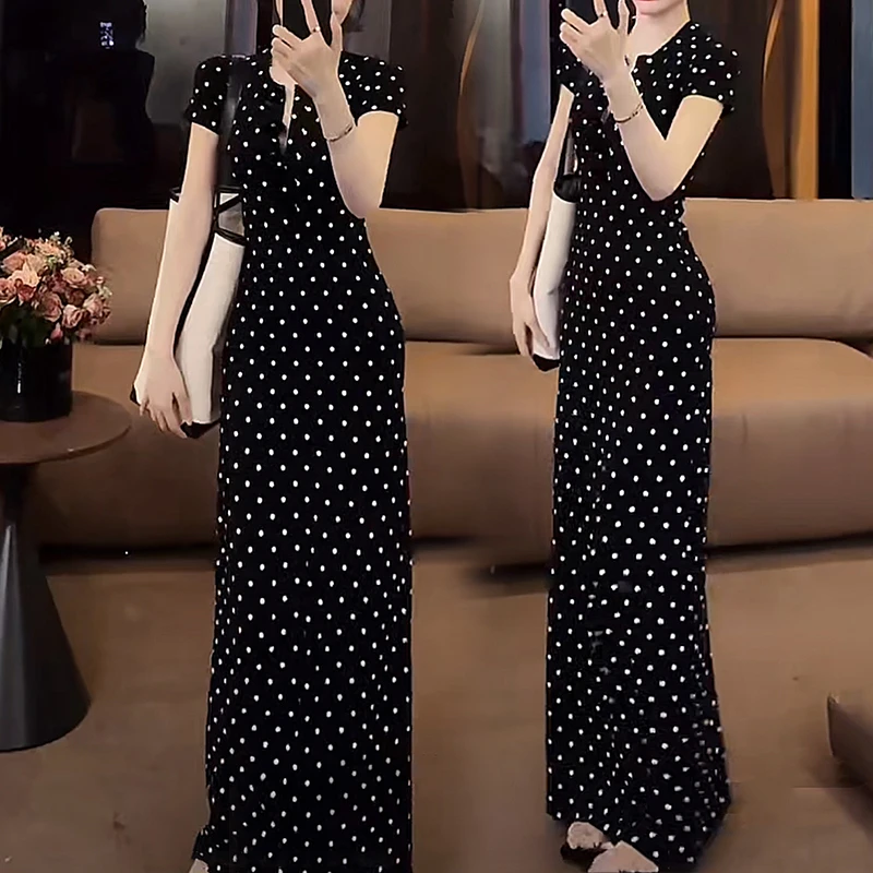 气质波点收腰黑色短袖连衣裙女2025夏季高级感百搭修身显瘦长裙