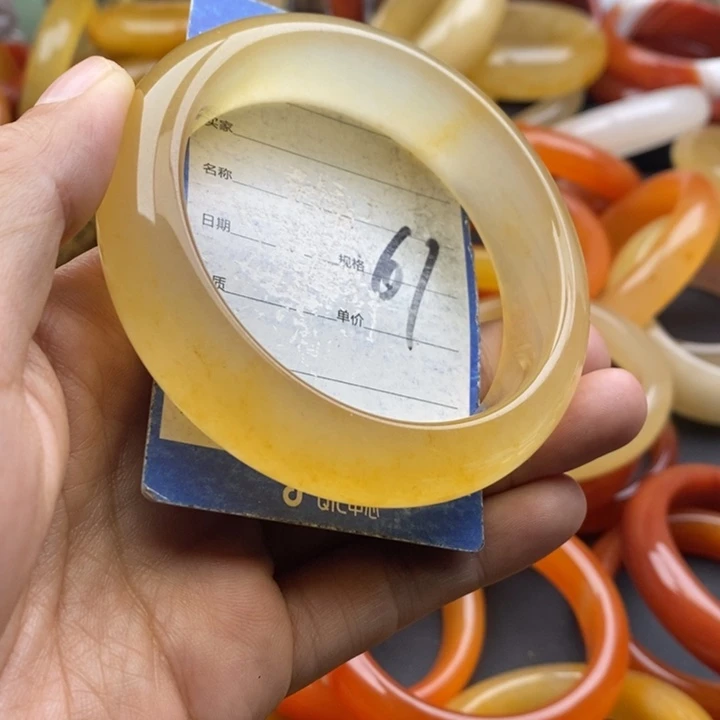 未镶嵌手镯石英质玉