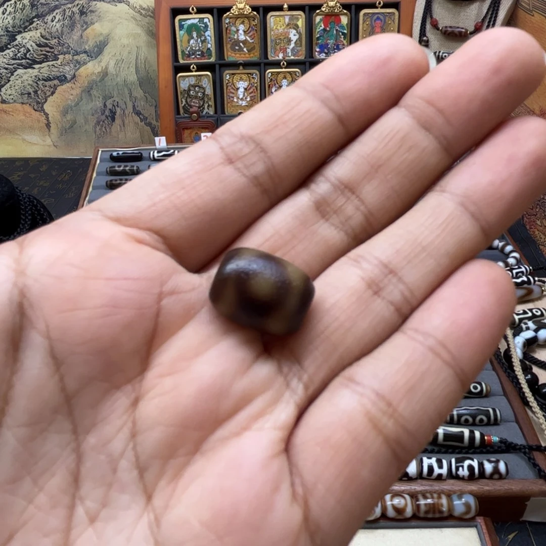 东***具未镶嵌颈饰玛瑙/玉髓