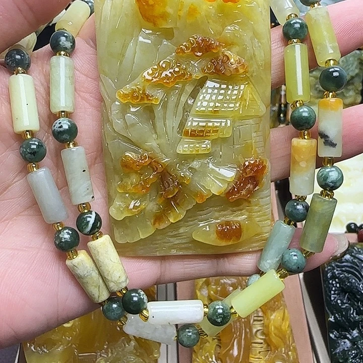 蛇纹石玉未镶嵌颈饰