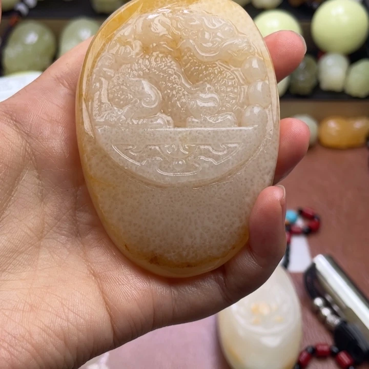 用***2石材天然古青石手把件瑕疵