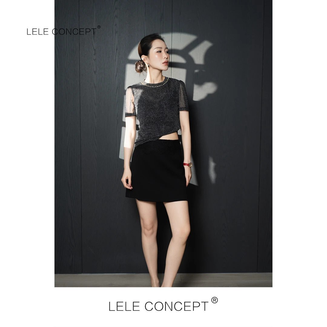 LELE CONCEPT｜「夭夭」 时尚气质减龄领口钉珠闪金半袖T恤TX100