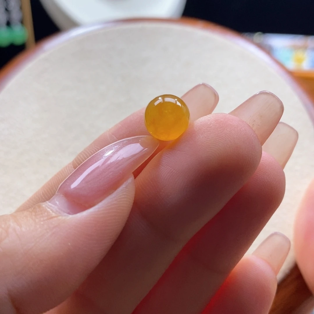 翡翠未镶嵌吊坠(不含链)翡翠亮黄圆珠