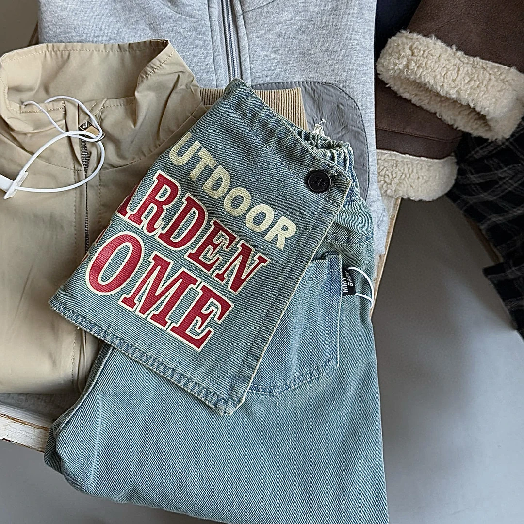 宝宝春秋款牛仔裤屁帘可爱百搭裤子