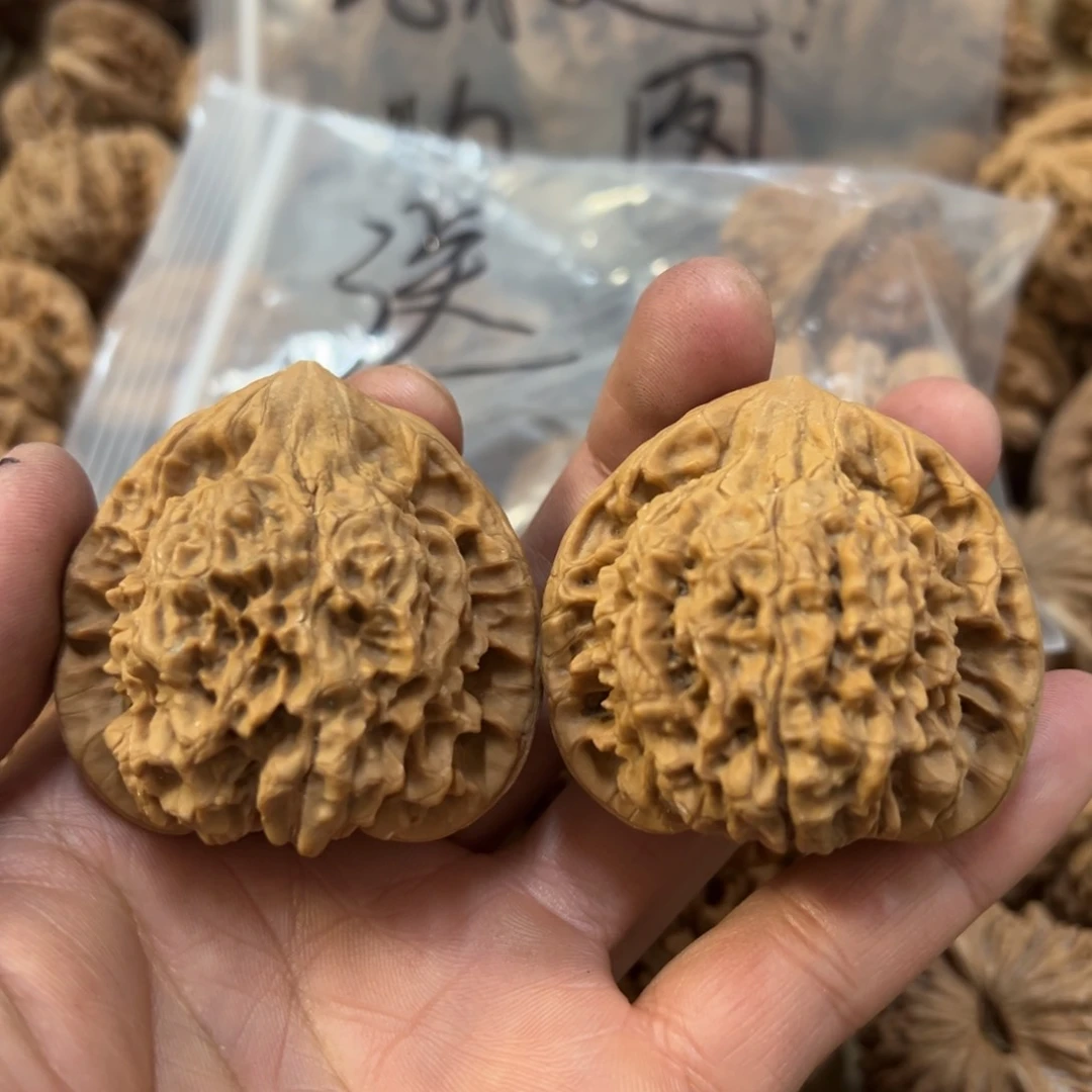 28号 48尺麒麟纹官帽文玩核桃